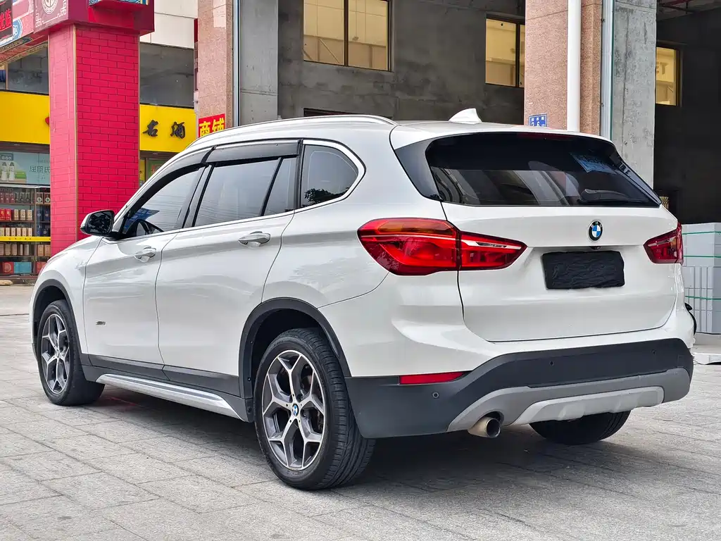 BMW X1 2018 — фото 9