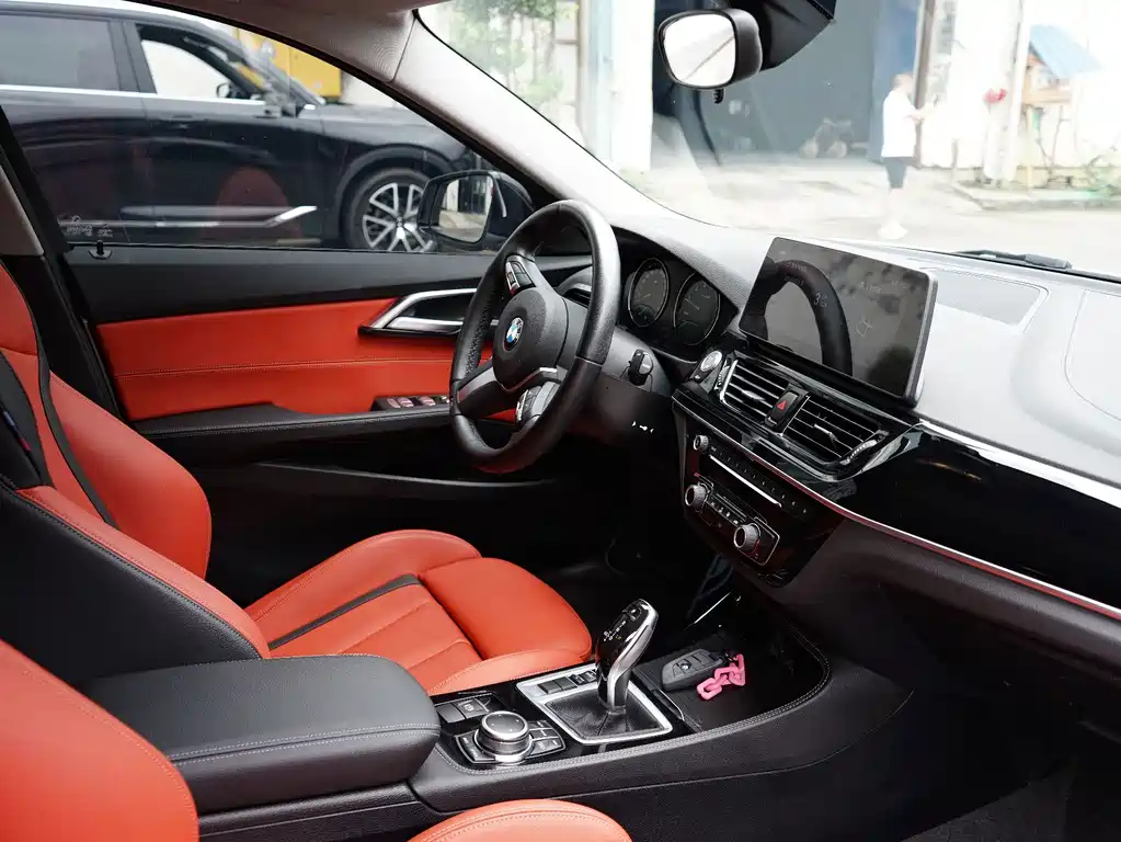 BMW 1 Series 2023 — фото 11