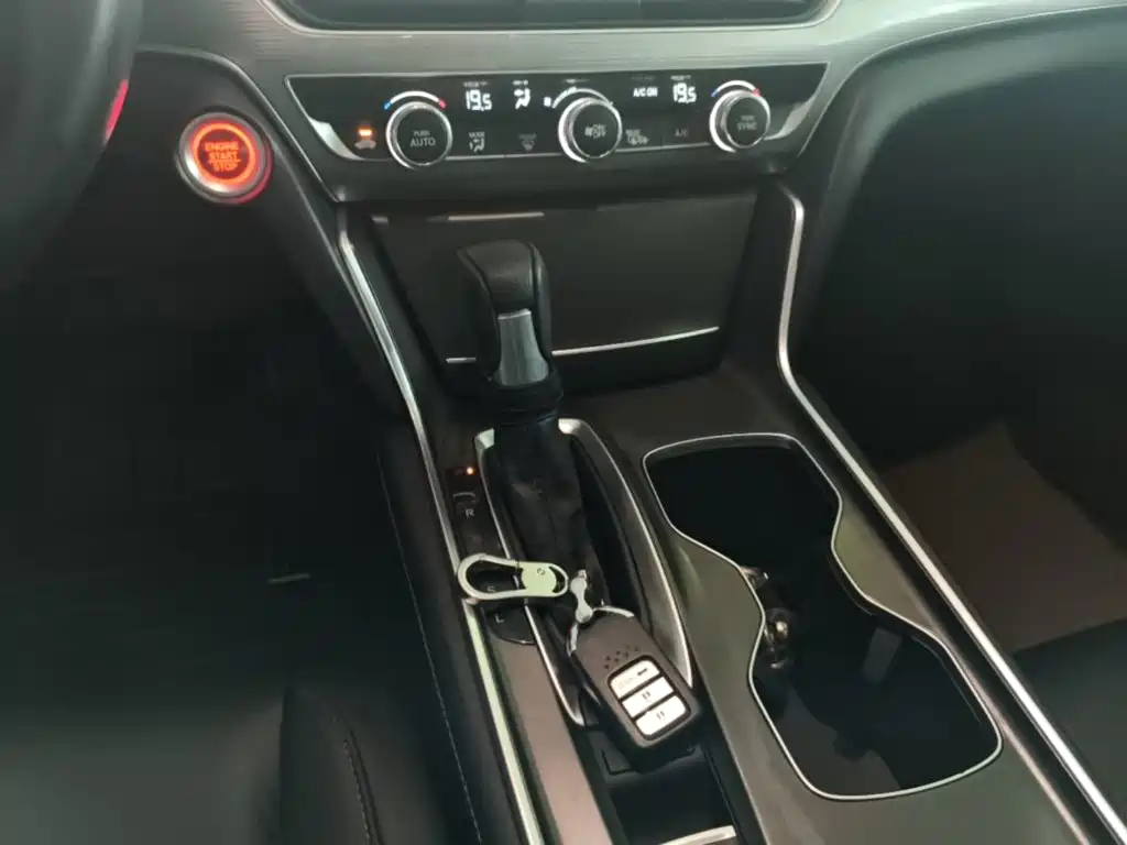 Honda Accord 2020 — фото 14