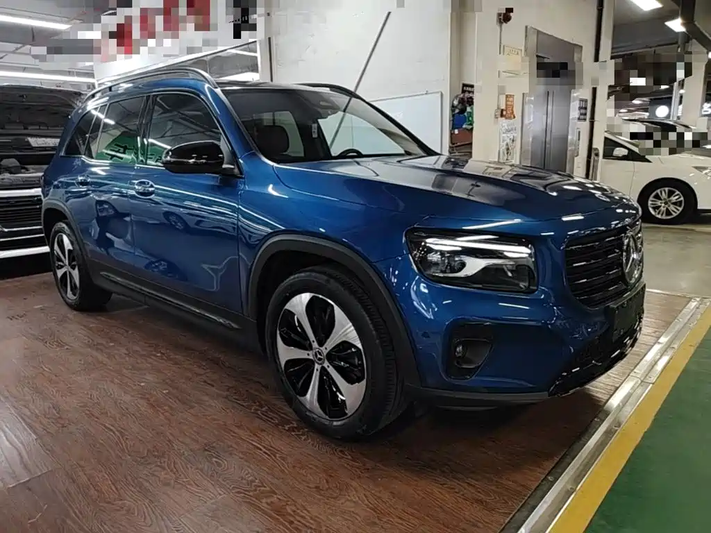 Mercedes-Benz GLB 2023