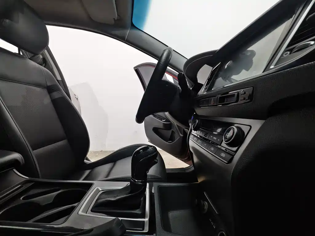 Hyundai Mistra 2015 — фото 15