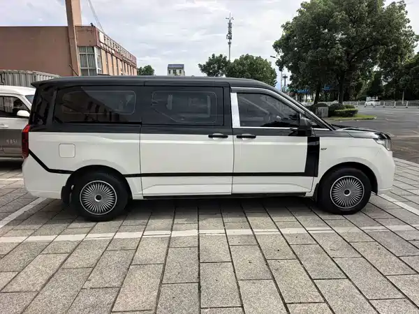Wuling Journey 2023