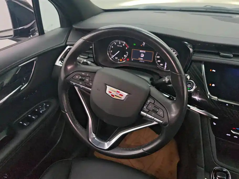 Cadillac XT6 2021 — фото 15