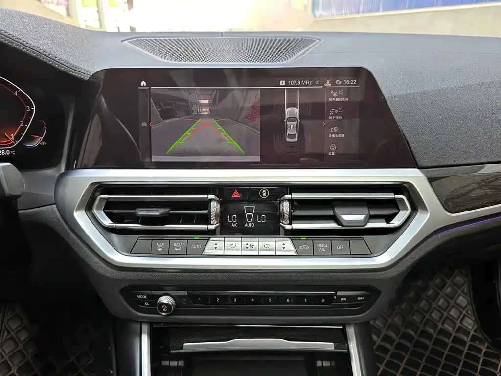 BMW 3 Series 2020 — фото 14
