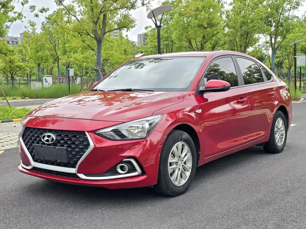 Hyundai Elantra 2020 — фото 1