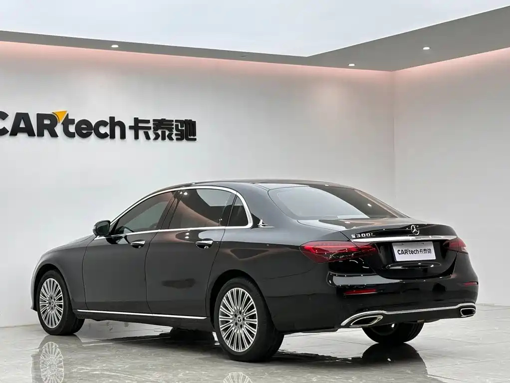 Mercedes-Benz E-Class 2023 — фото 3