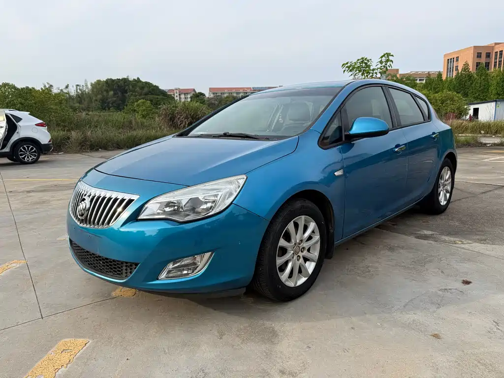 Buick Excelle 2012
