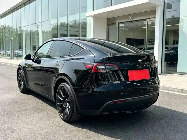 Tesla Model Y 2022 — фото 9
