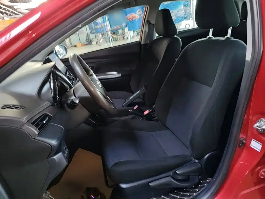 Toyota Yaris L 2016 — фото 15