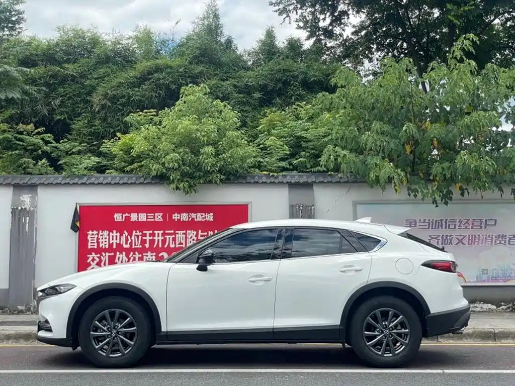 Mazda CX-4 2023