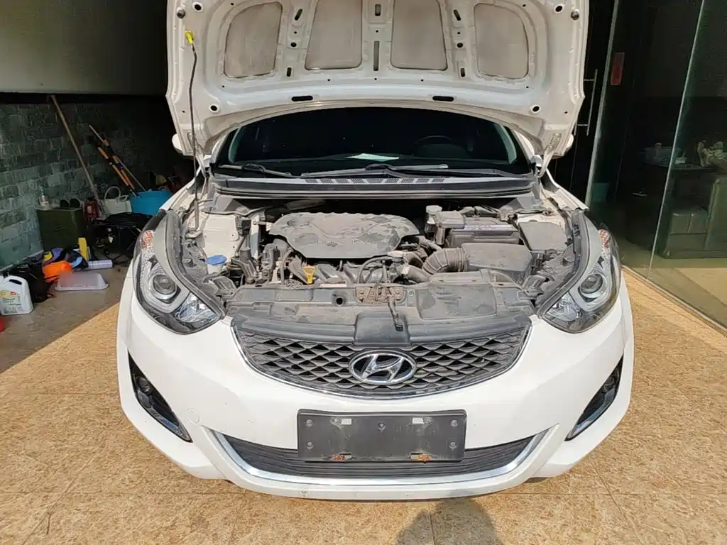 Hyundai Elantra 2017 — фото 20