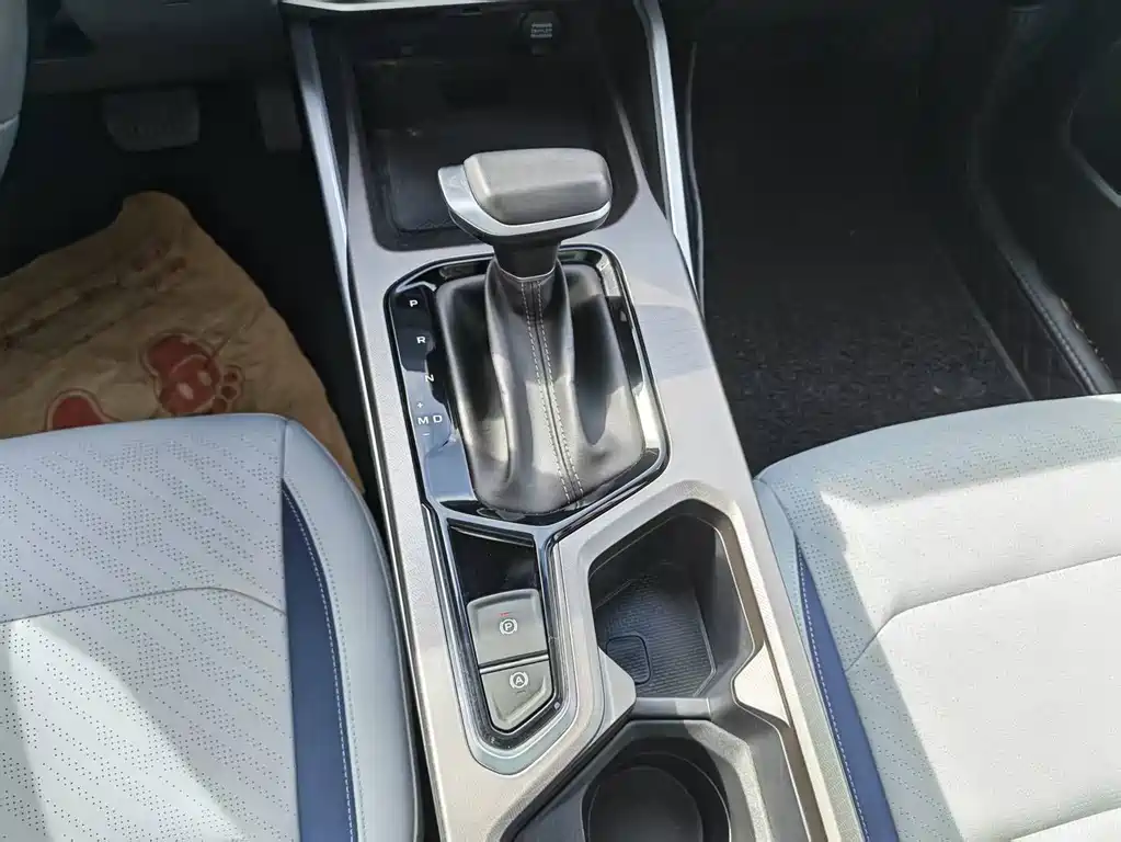 Geely Emgrand 2021