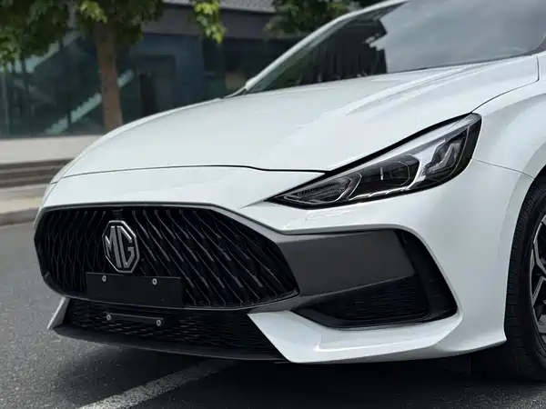 MG MG5 2025