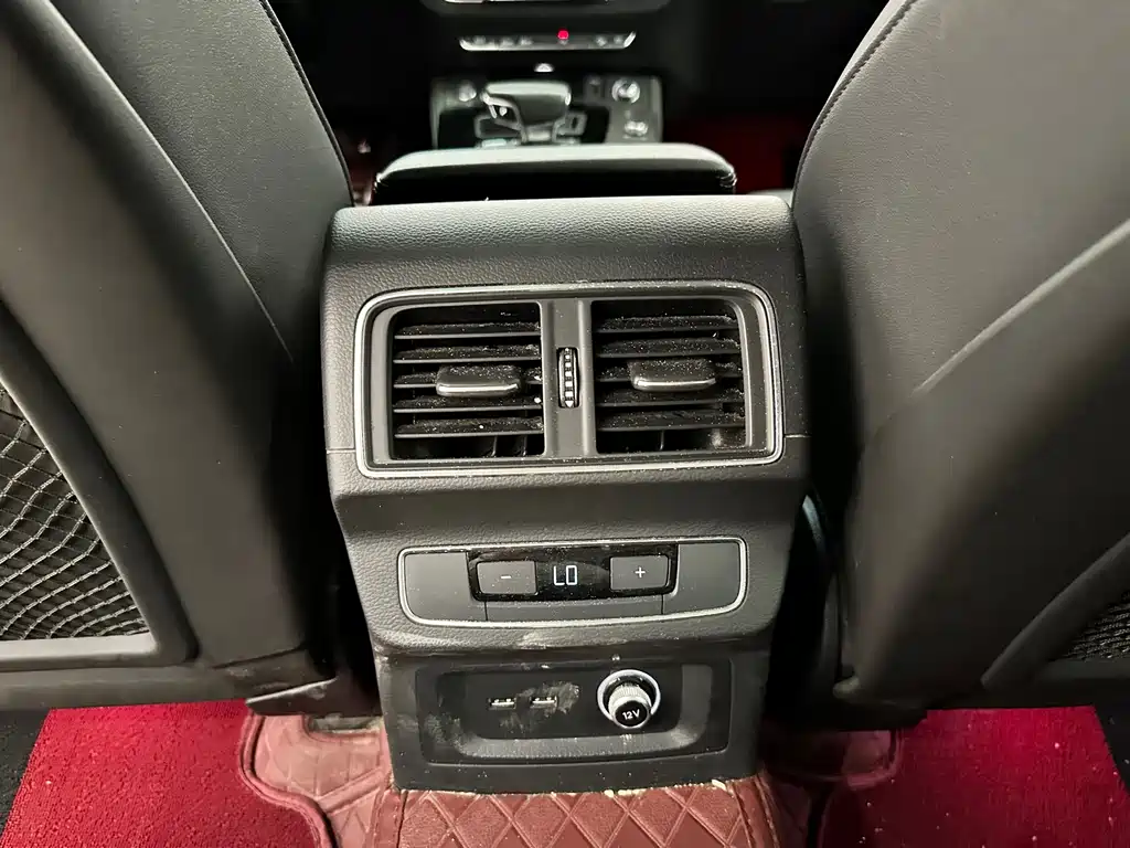 Audi Q5L 2023 — фото 22