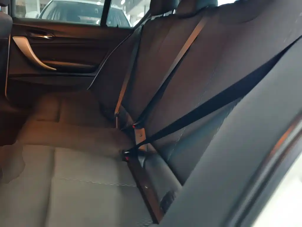 BMW 1 Series 2015 — фото 17