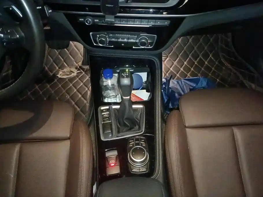 BMW 1 Series 2019 — фото 16