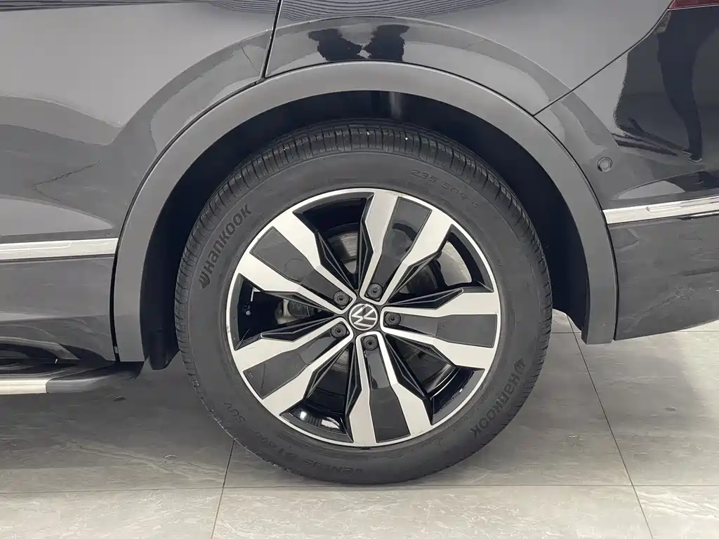 Volkswagen Tiguan L 2023 — фото 19