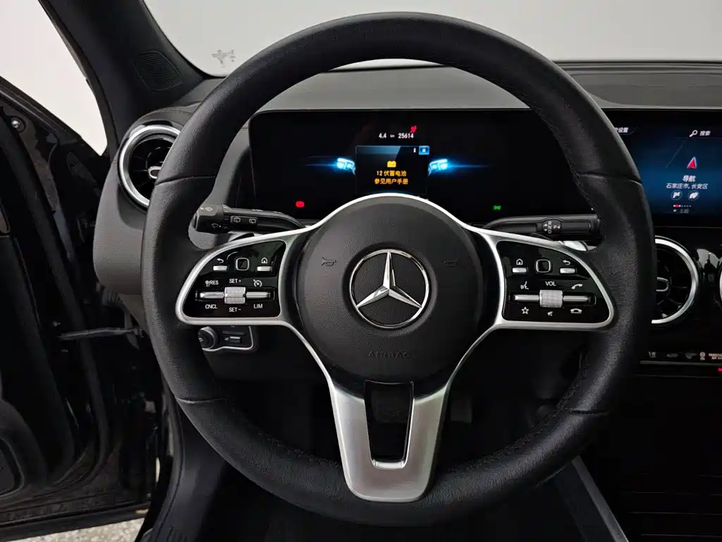 Mercedes-Benz GLB 2023 — фото 9
