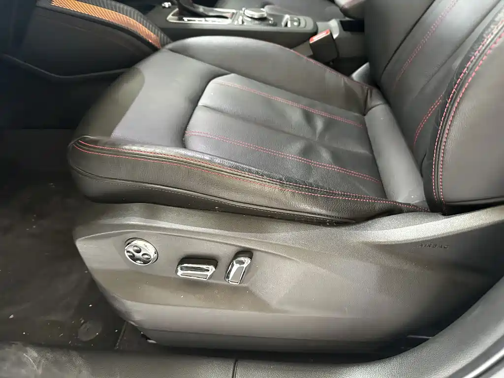 Audi Q2L 2022