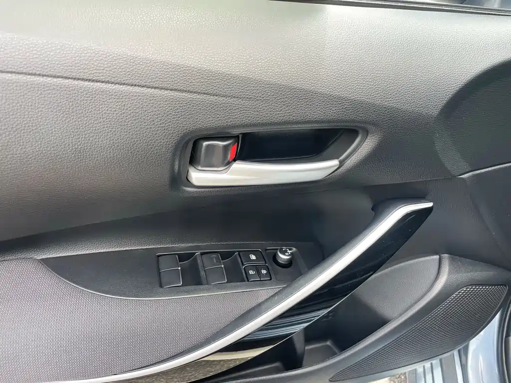 Toyota Corolla 2023 — фото 12