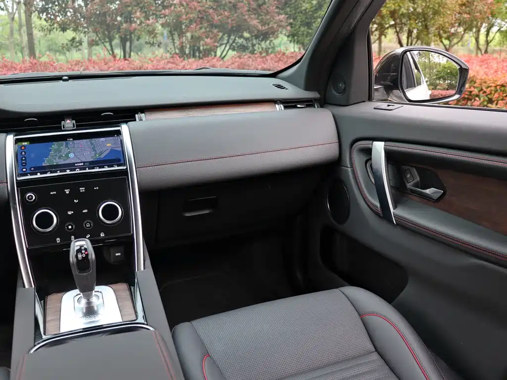 Land Rover Discovery Sport 2021 — фото 18