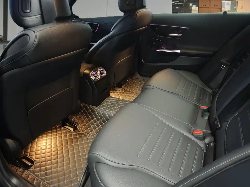 Mercedes-Benz C-Class 2022 — фото 13