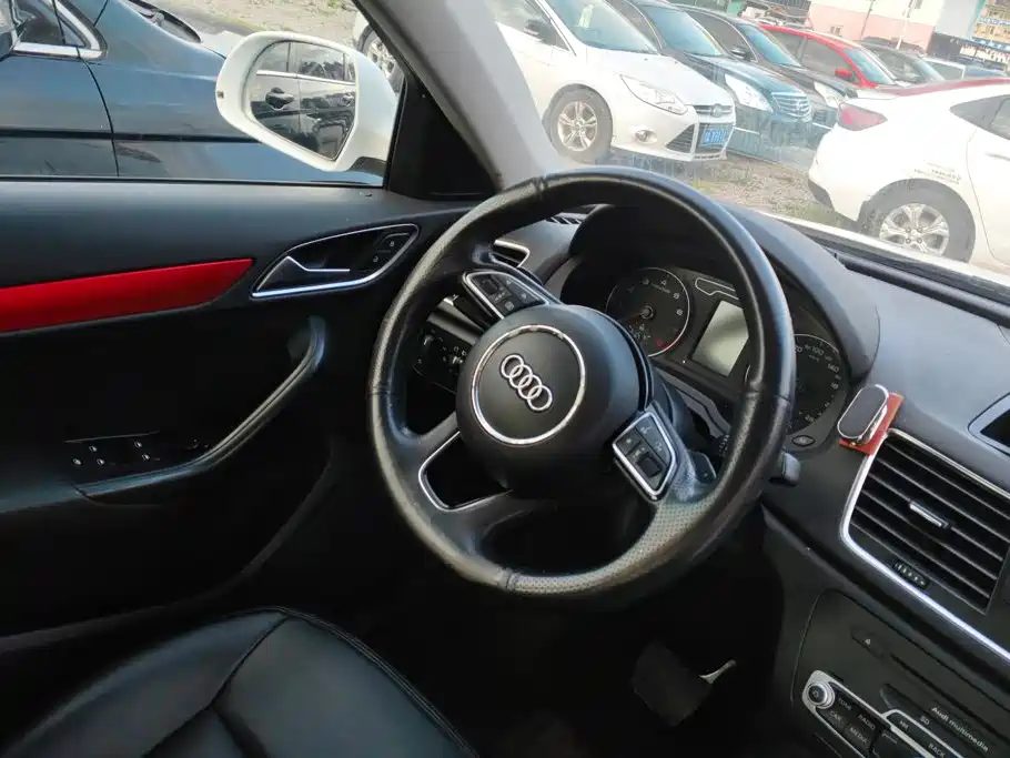 Audi Q3 2019 — фото 15