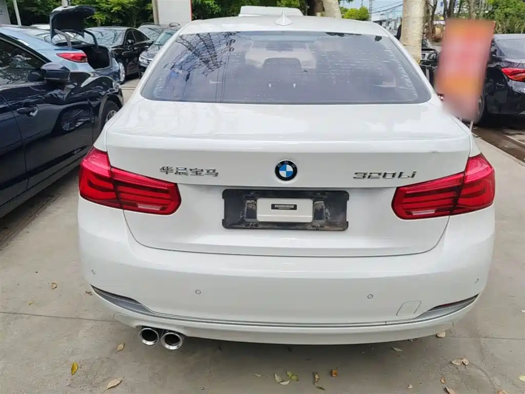 BMW 3 Series 2018 — фото 6
