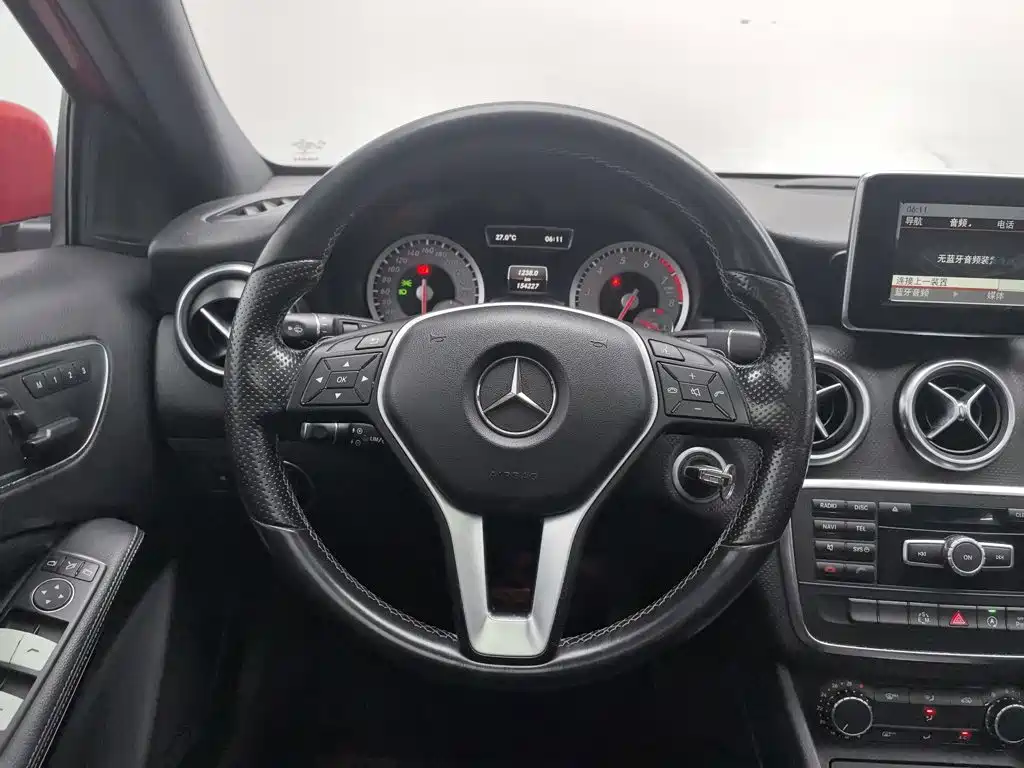 Mercedes-Benz A-Class 2016 — фото 11
