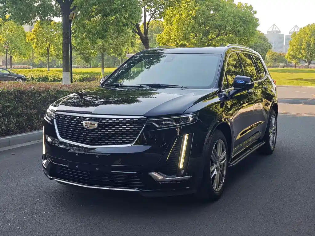 Cadillac XT6 2021 — фото 1