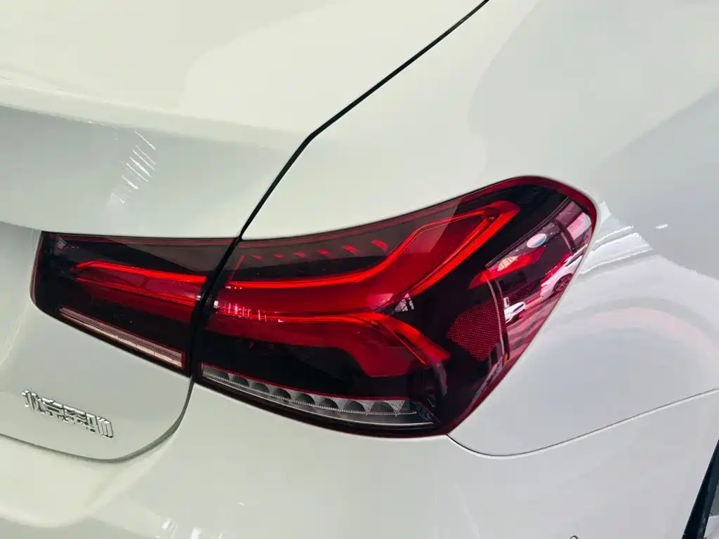 Mercedes-Benz A-Class 2021 — фото 12