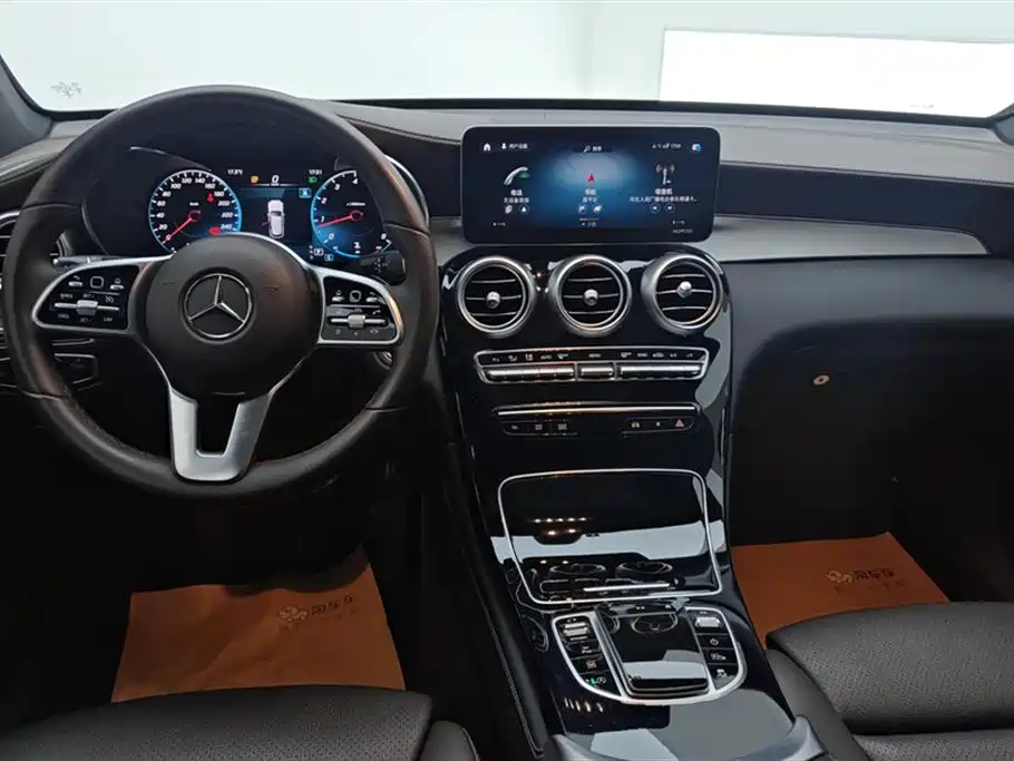 Mercedes-Benz GLC 2021 — фото 12