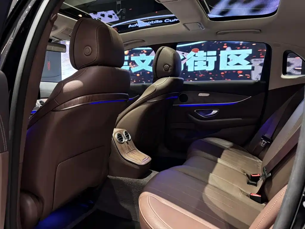 Mercedes-Benz E-Class 2023 — фото 9