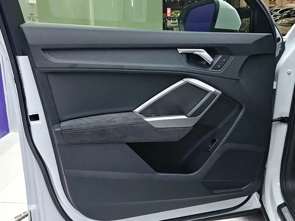 Audi Q3 2022 — фото 10