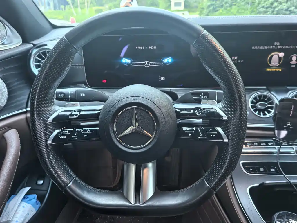 Mercedes-Benz E-Class 2023 — фото 8