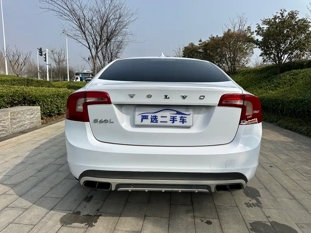 Volvo S60 2015 — фото 11