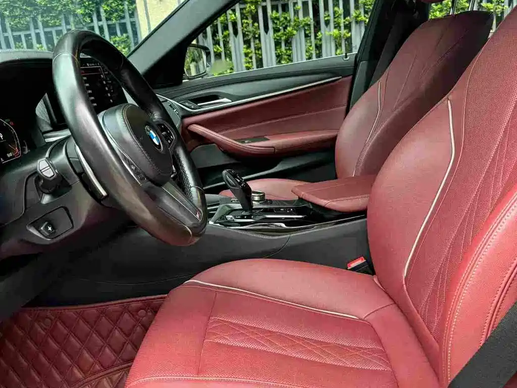 BMW 5 Series 2022 — фото 9