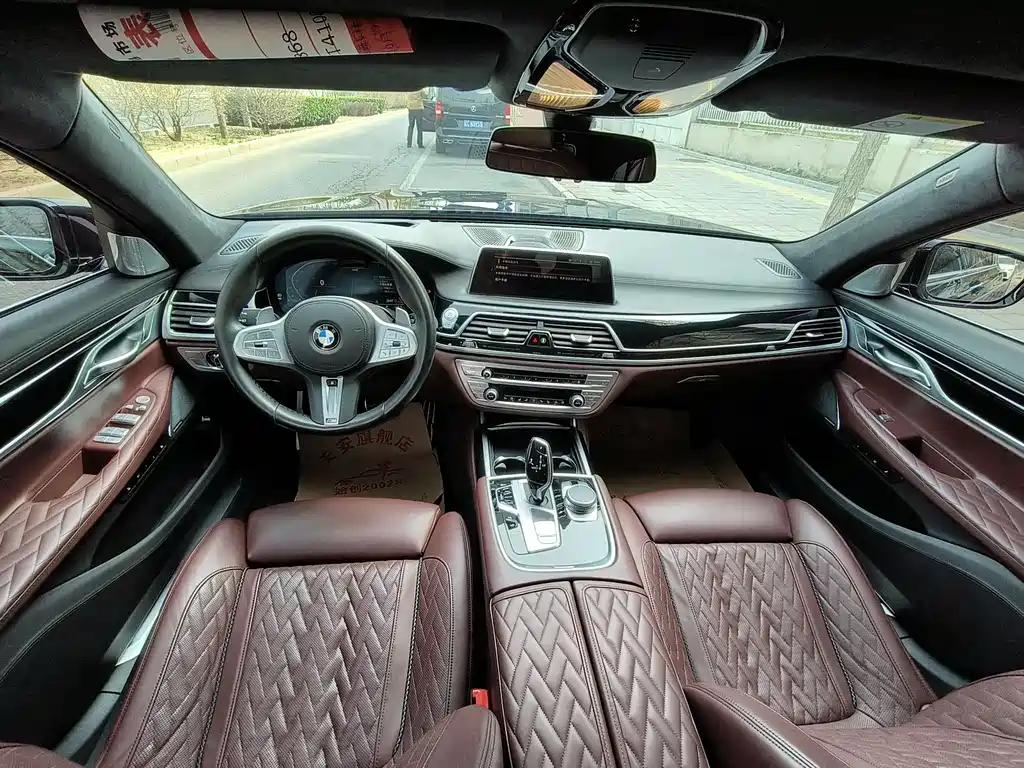 BMW 7 Series 2019 — фото 21