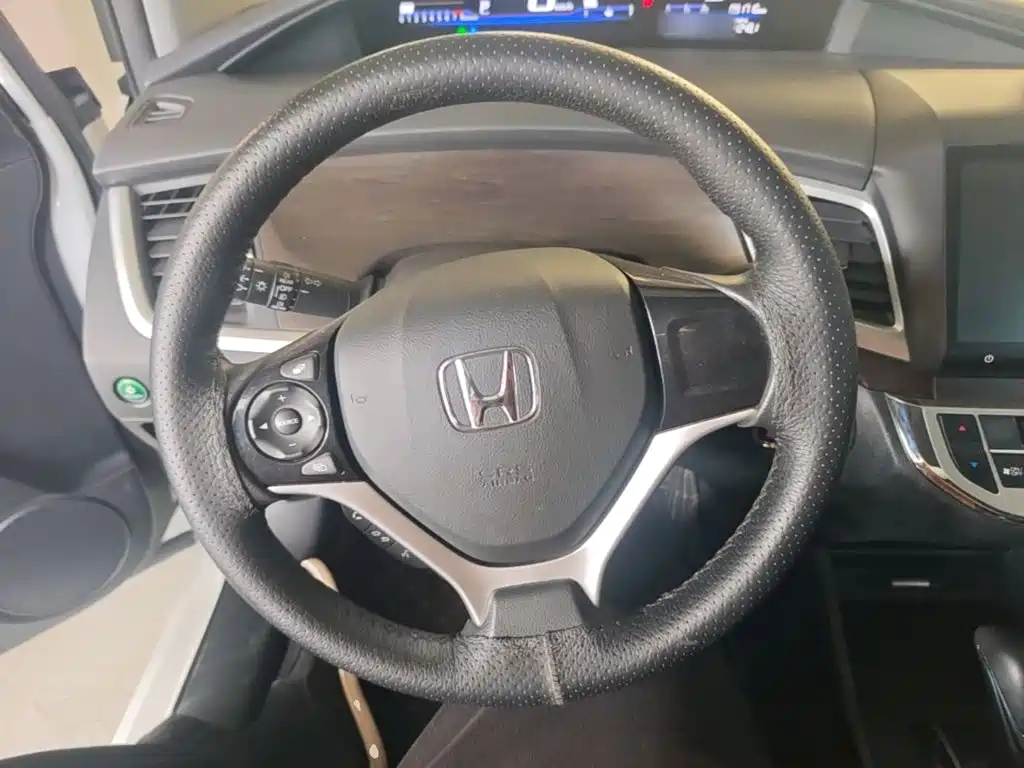 Honda Jade 2016 — фото 7