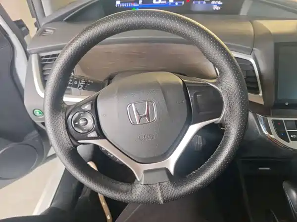 Honda Jade 2016