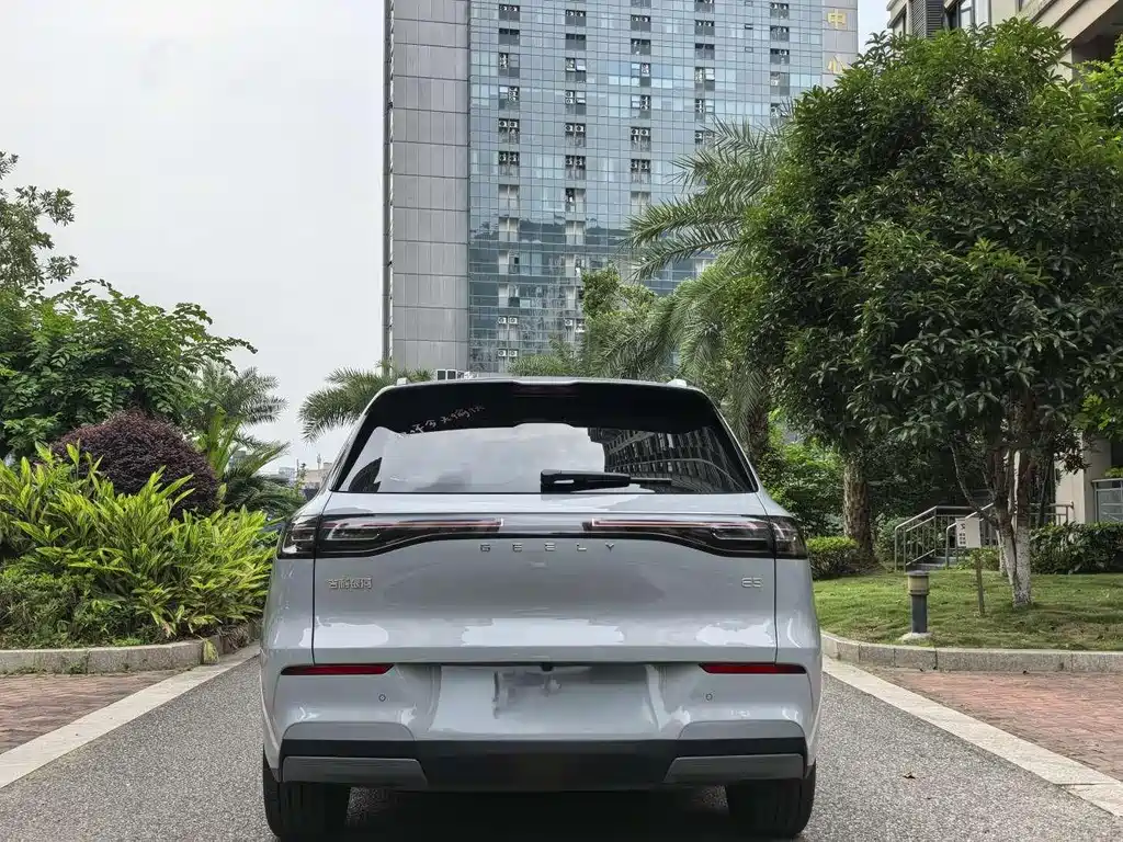 Geely Galaxy E5 2025 — фото 15
