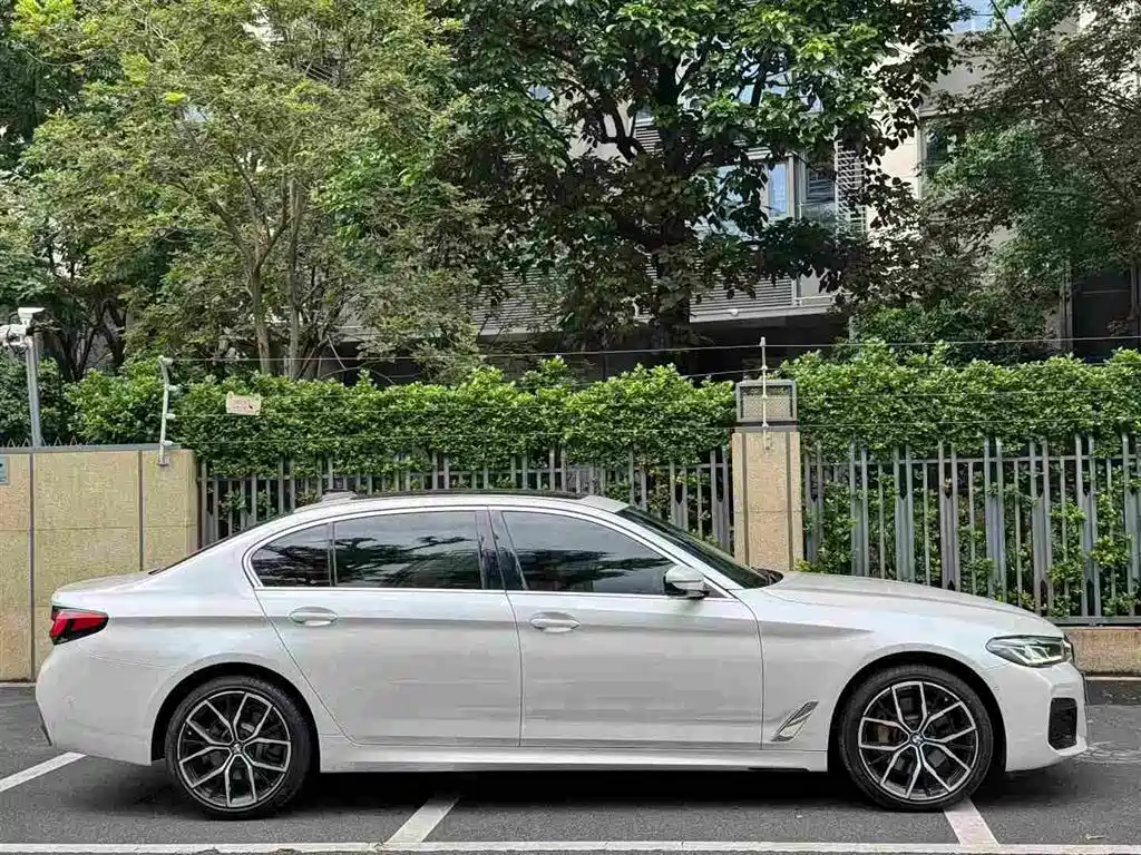 BMW 5 Series 2022