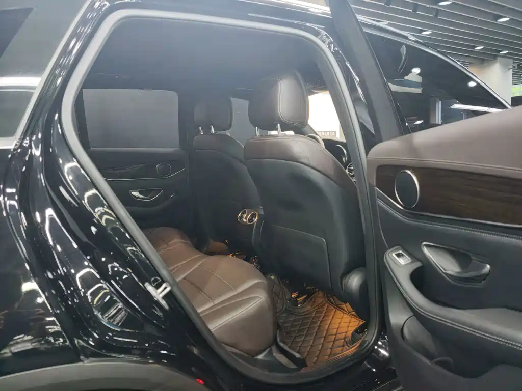 Mercedes-Benz GLC 2018 — фото 10