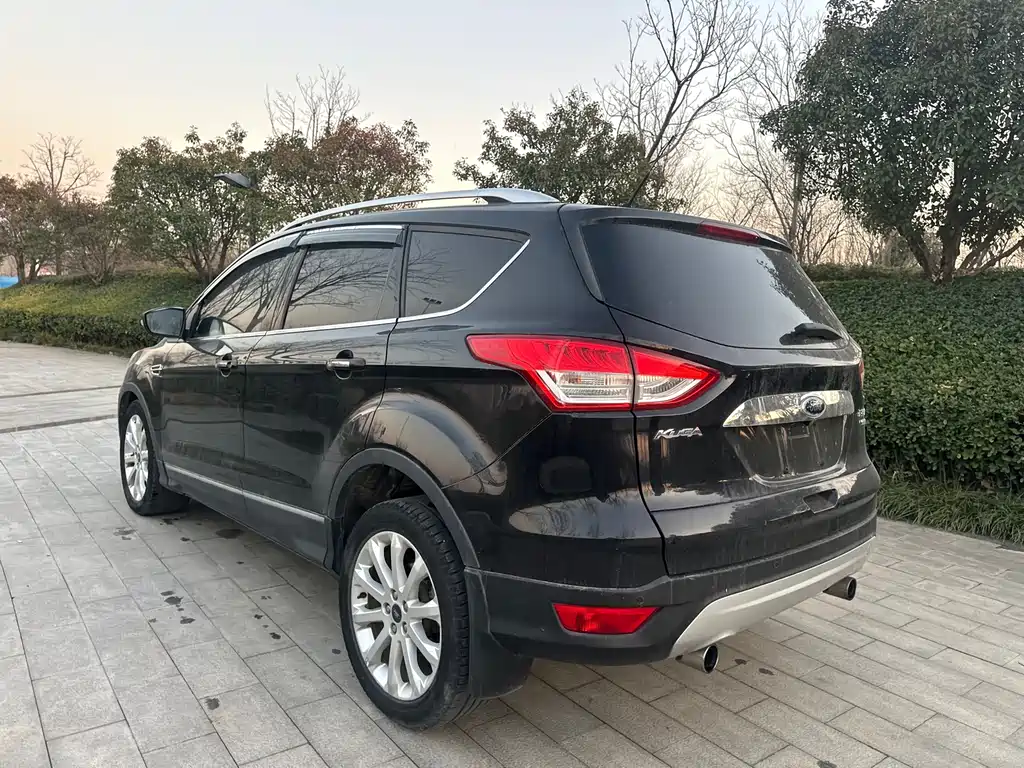 Ford Kuga 2015 — фото 11