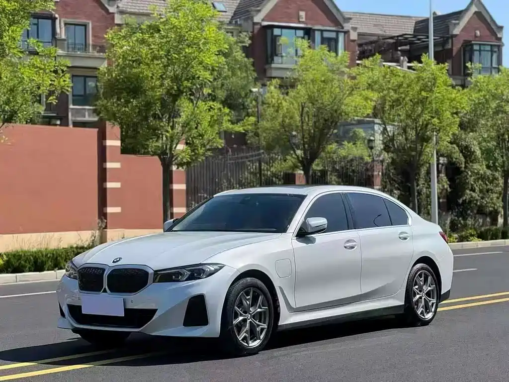 BMW i3 2025 — фото 1