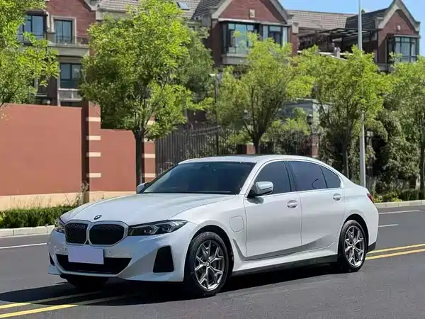 BMW i3 2025