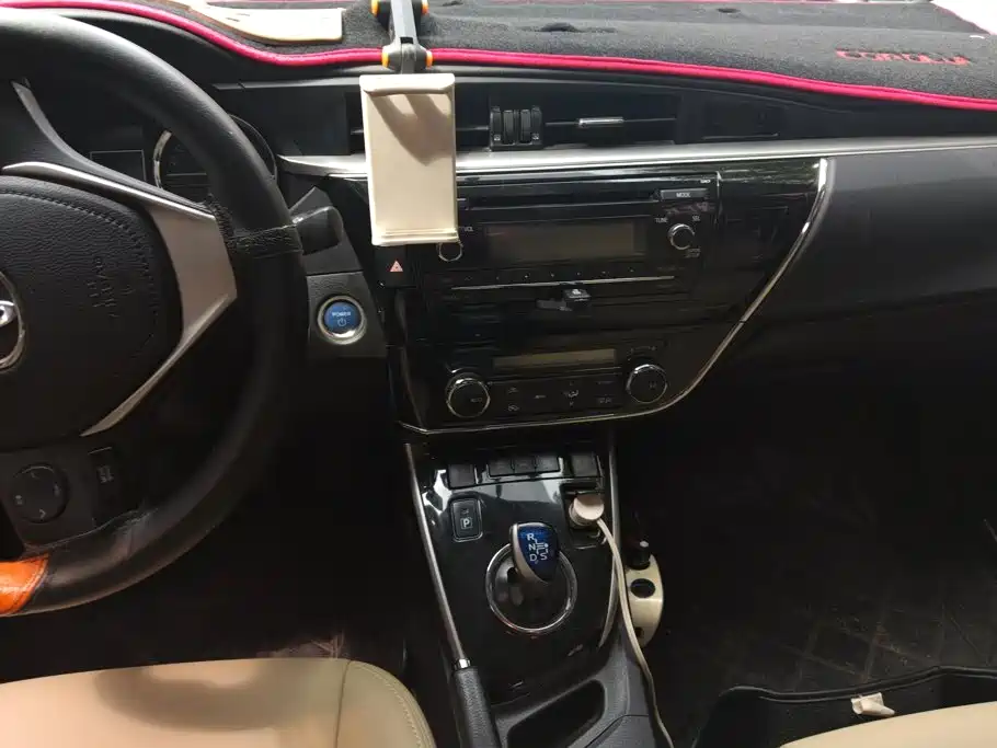 Toyota Corolla 2017 — фото 13
