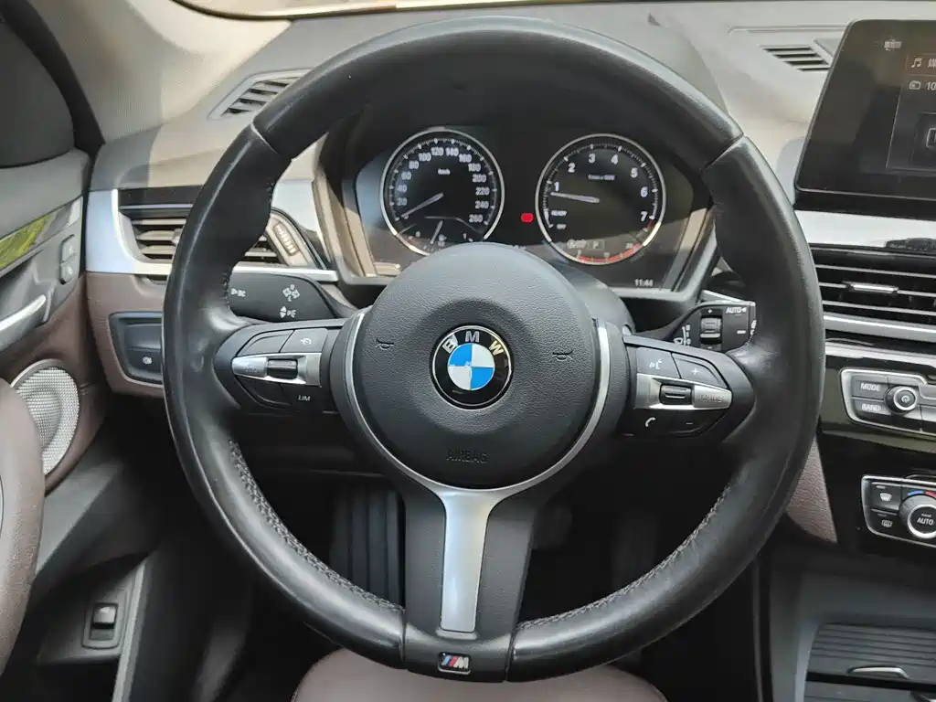BMW X1 2021 — фото 11