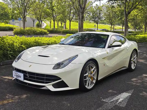 Ferrari F12berlinetta 2015