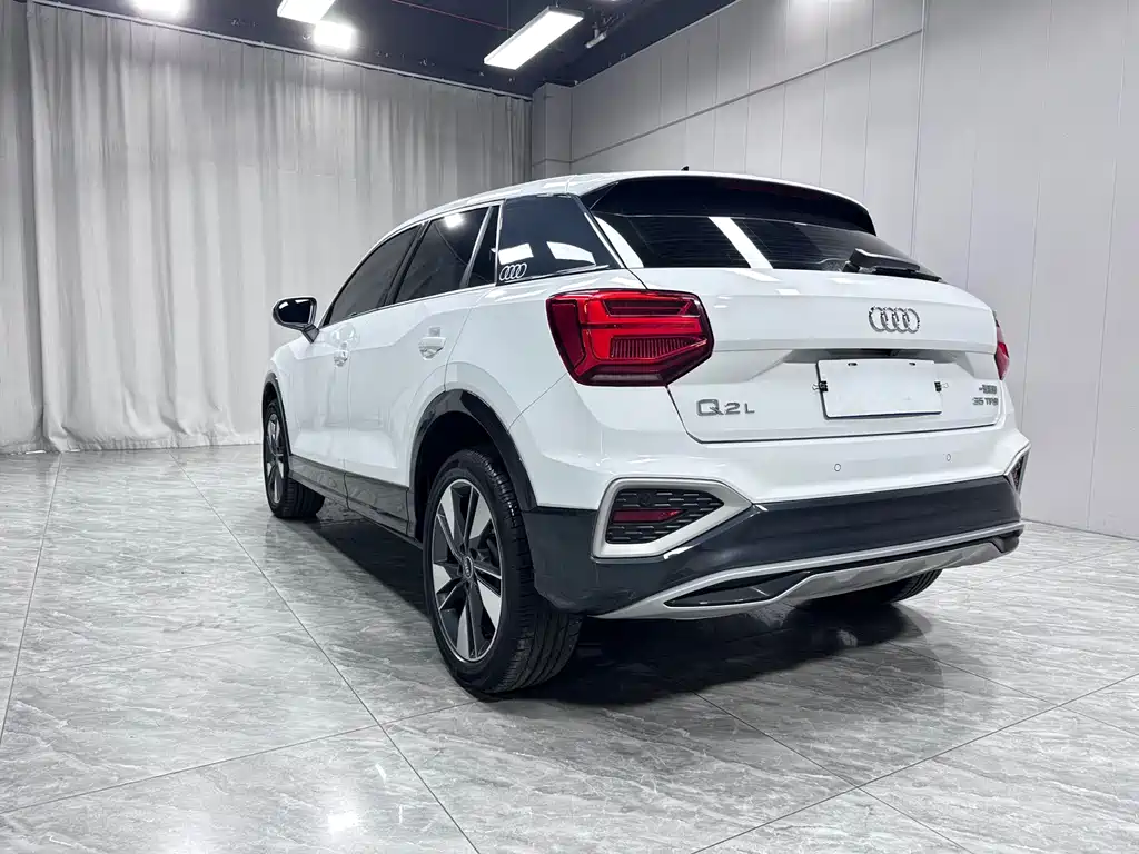 Audi Q2L 2022